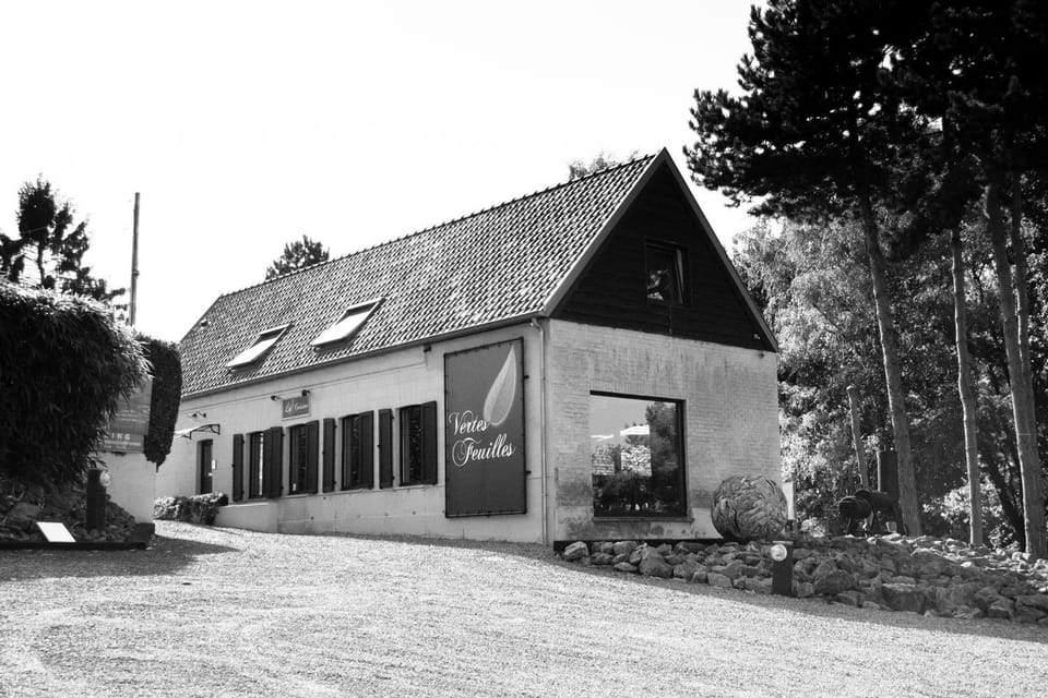 Property building, Restaurant/places to eat, Restaurant/places to eat, Facade/entrance