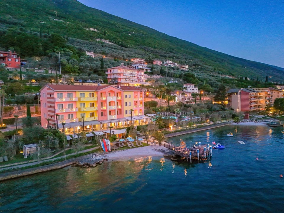 Property building, Night, Natural landscape, Bird's eye view, Lake view, Mountain view