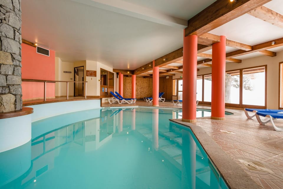 Swimming pool, Swimming pool