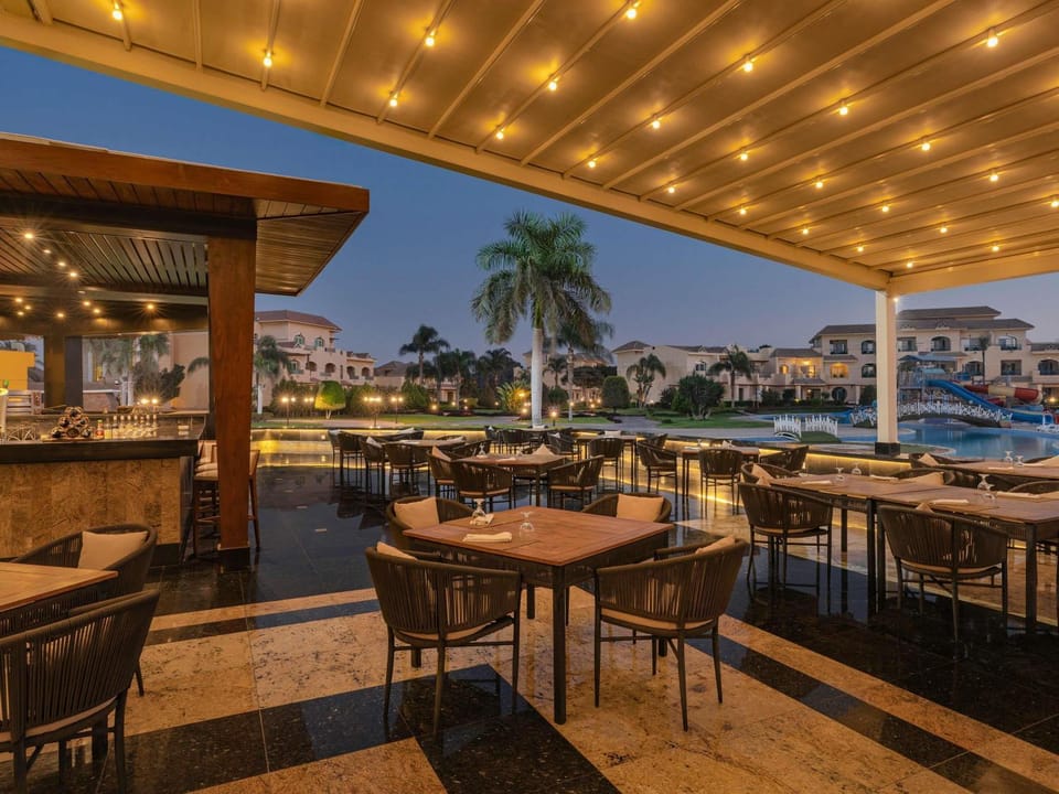 Property building, Restaurant/places to eat