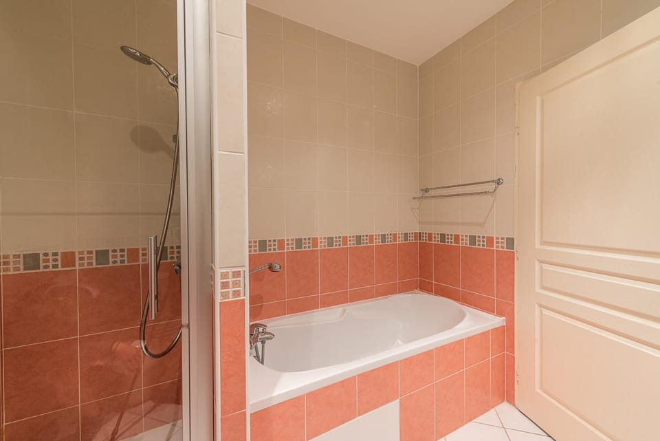 Bathroom, Bath