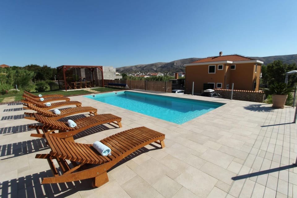 Patio, Balcony/Terrace, Balcony/Terrace, Swimming pool, sunbed