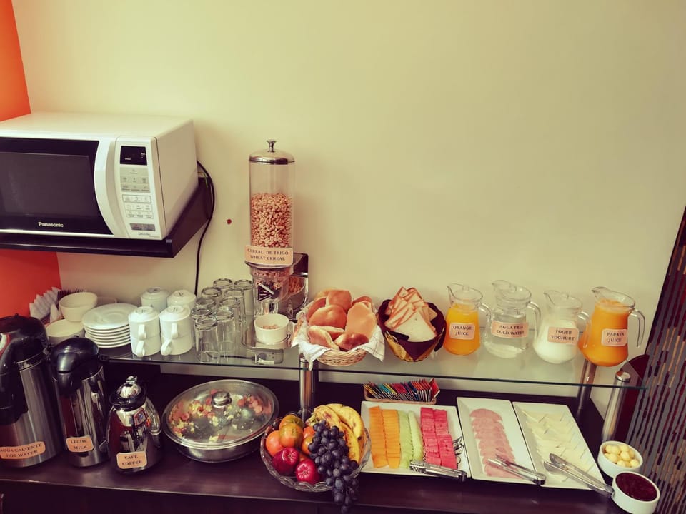 Breakfast, Continental breakfast, Buffet breakfast