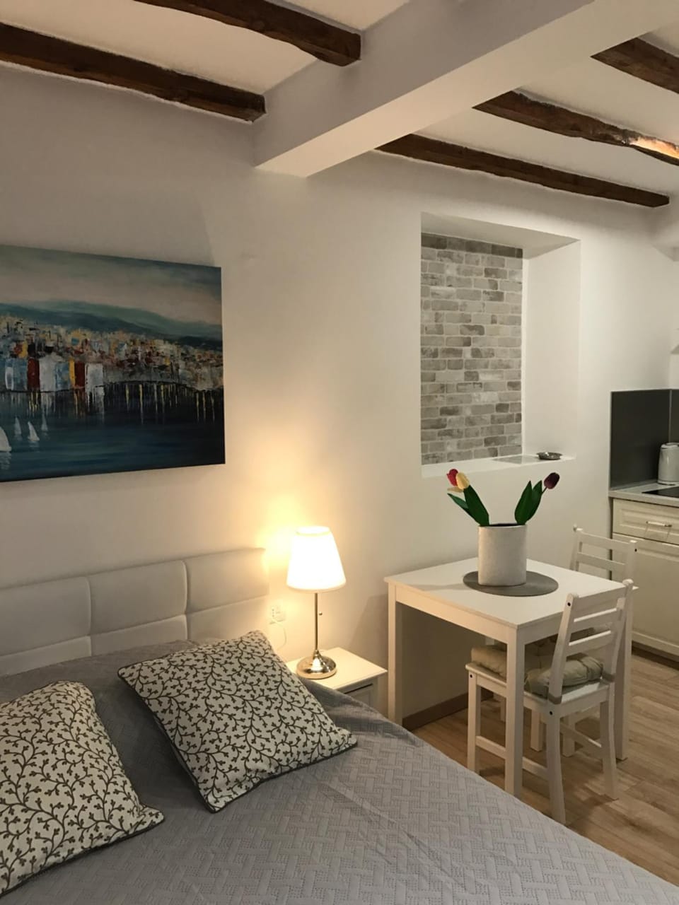 Photo of the whole room