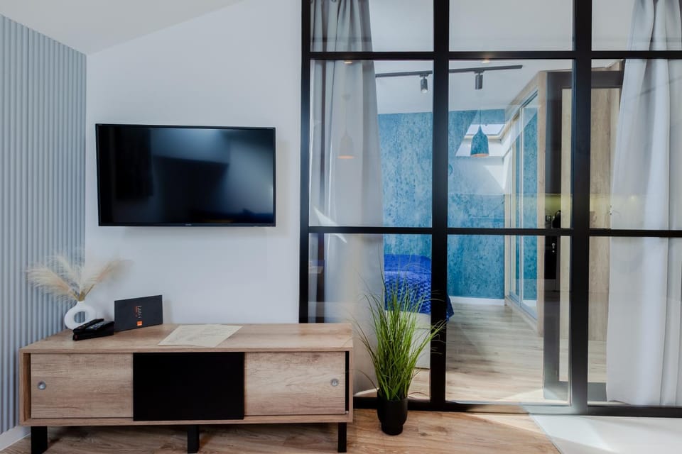 Communal lounge/ TV room, TV and multimedia, Evening entertainment