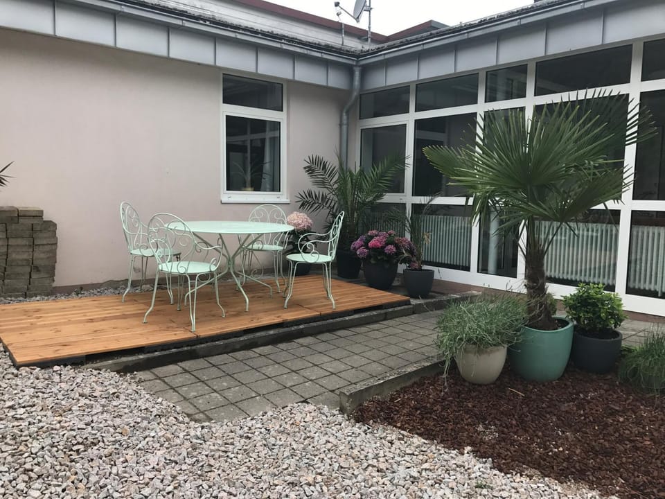 Patio, Garden