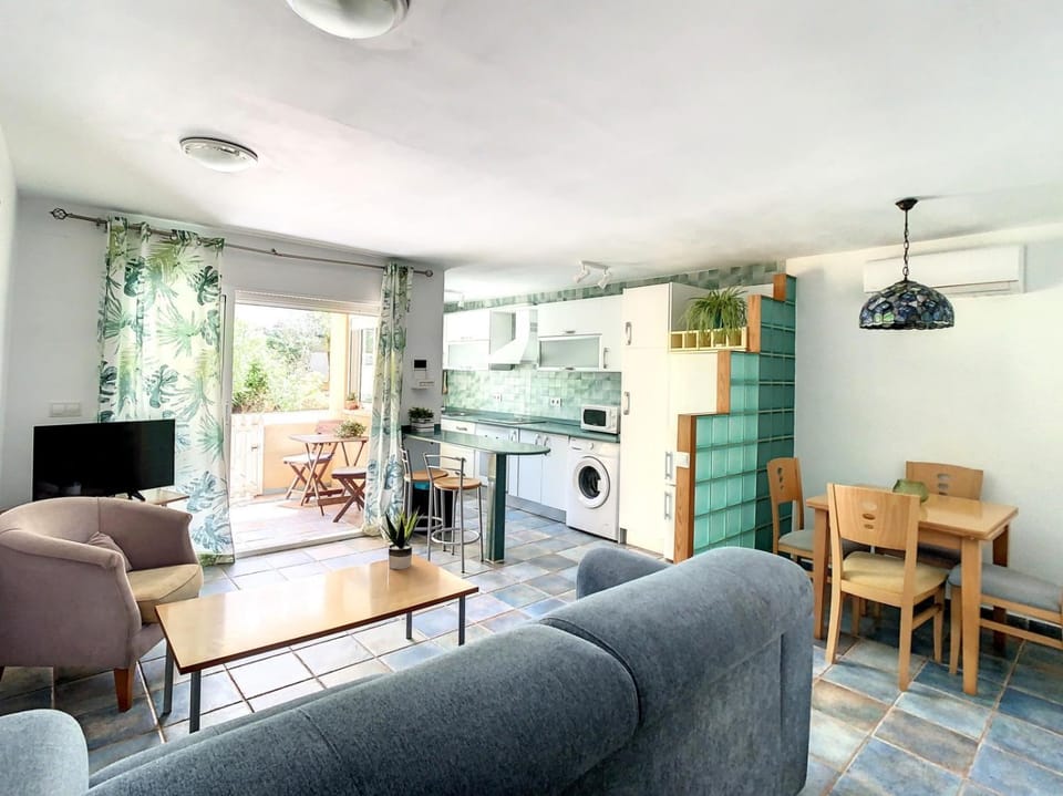 Kitchen or kitchenette, Living room, Dining area, pet friendly