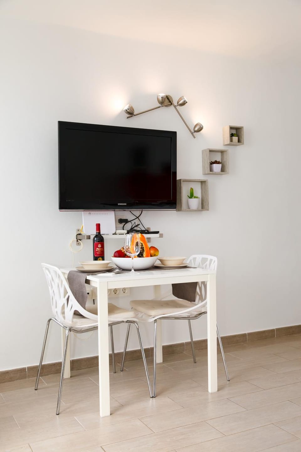TV and multimedia, Dining area
