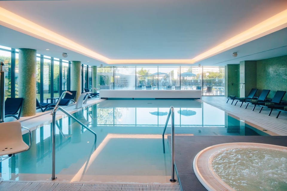 Hot Tub, View (from property/room), Spa and wellness centre/facilities, Swimming pool