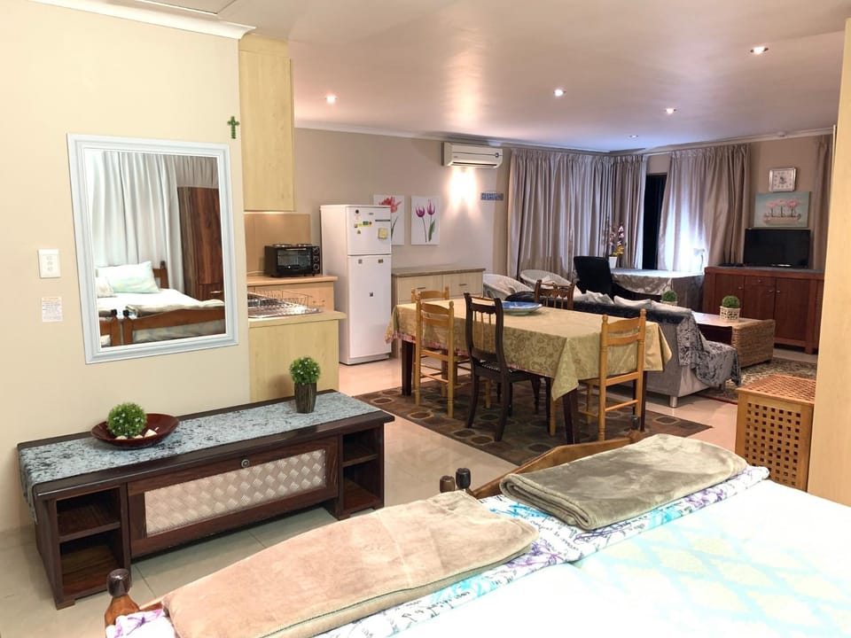 Marshrose Accommodation Bed and Breakfast in Cape Town