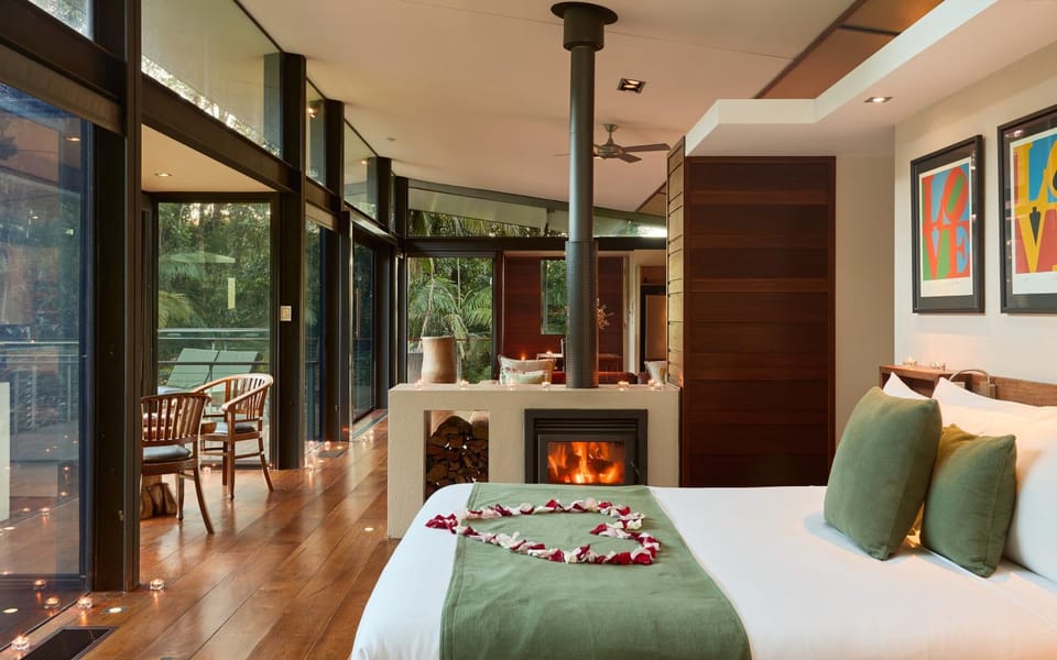 Bedroom, fireplace