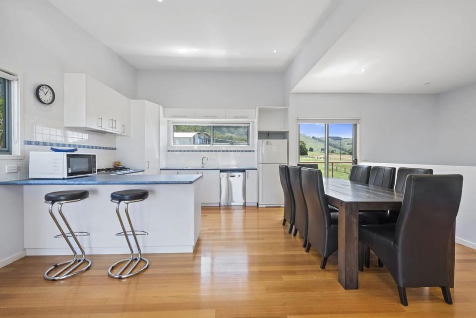 Poseidon House in Apollo Bay