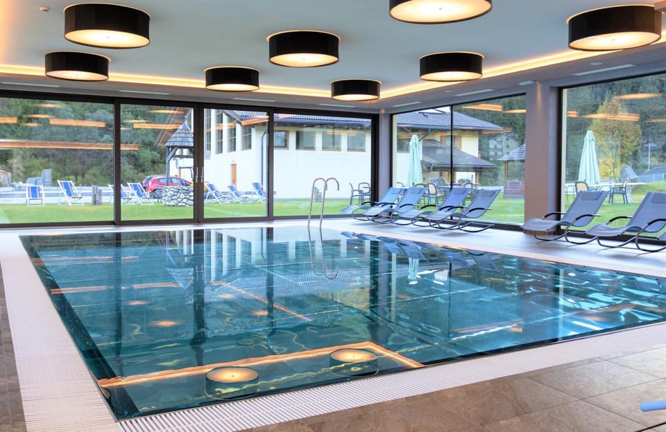 Garden view, Pool view, Swimming pool, sunbed