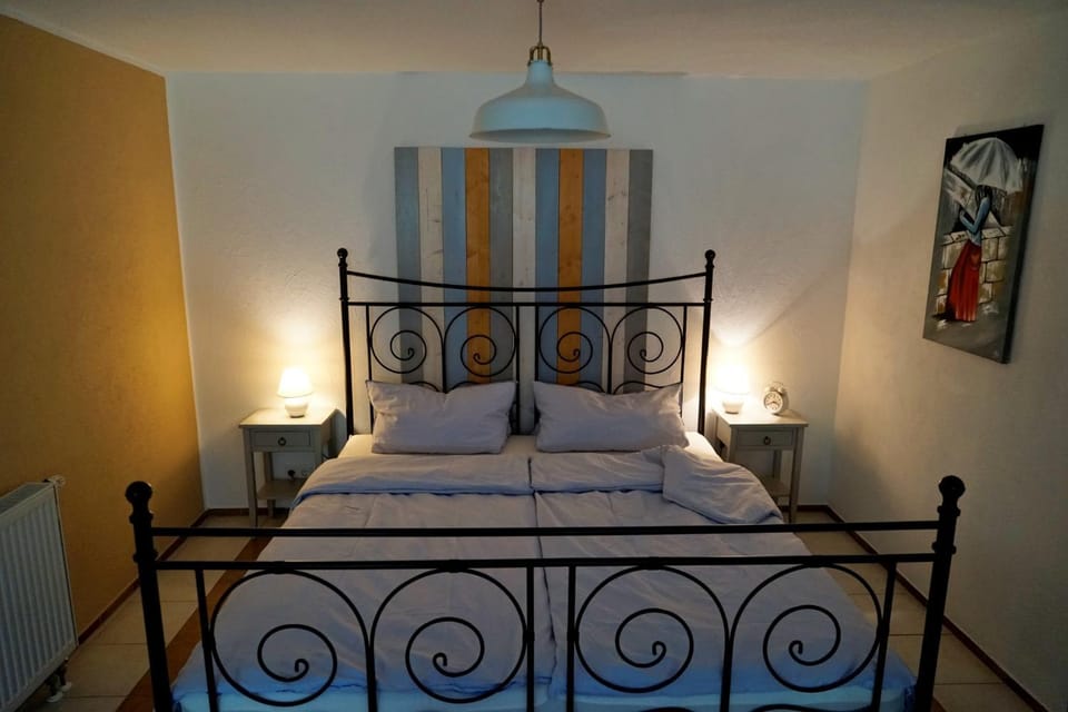 Staff, Photo of the whole room, Bedroom