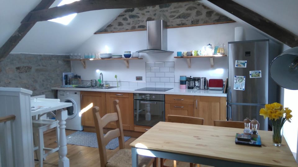 Decorative detail, Dining area, bunk bed