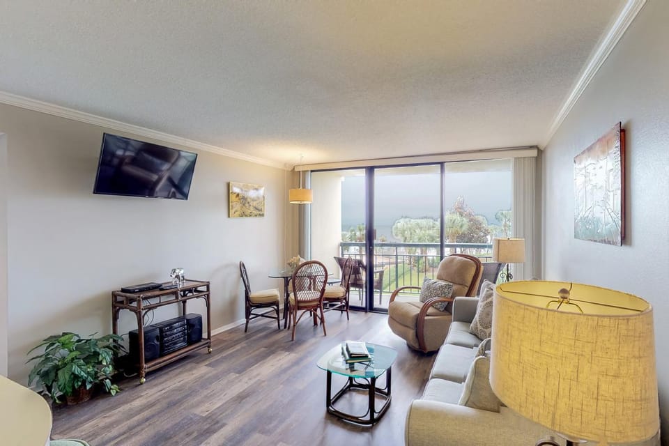 San Luis Getaway #435 by Vacasa Apartment in Galveston Island