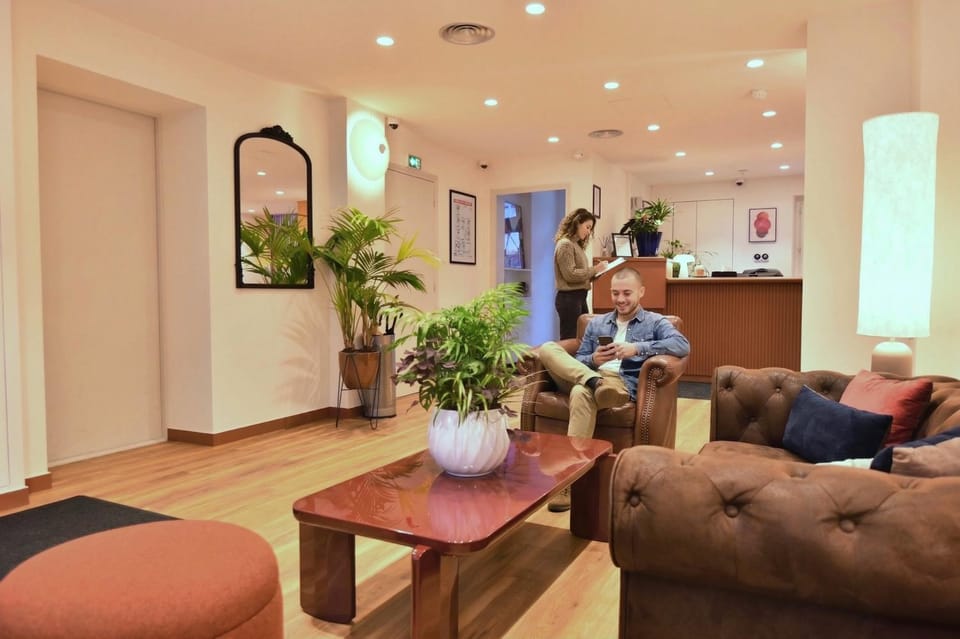Living room, Lobby or reception