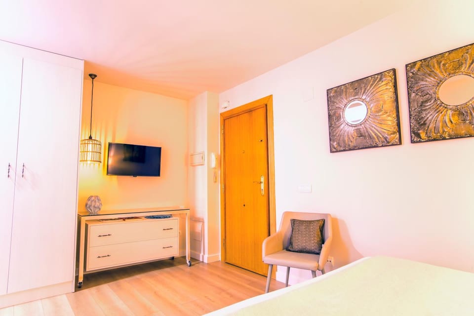 Living room, Photo of the whole room, Decorative detail