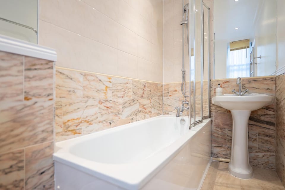 Bright 2 Bedroom Flat in Central London Apartment in City of Westminster