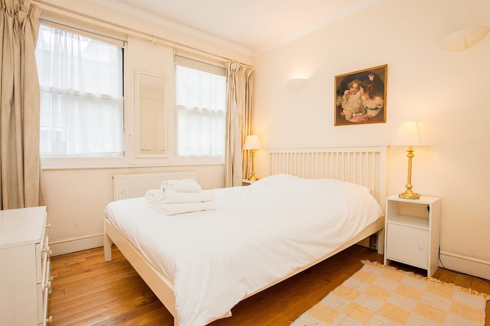 Bright 2 Bedroom Flat in Central London Apartment in City of Westminster