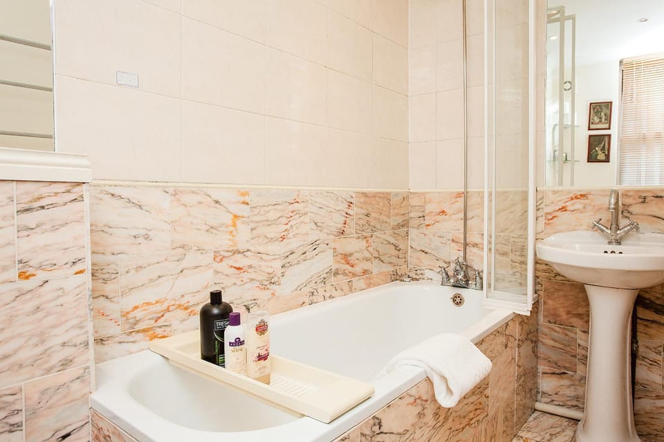Bright 2 Bedroom Flat in Central London Apartment in City of Westminster