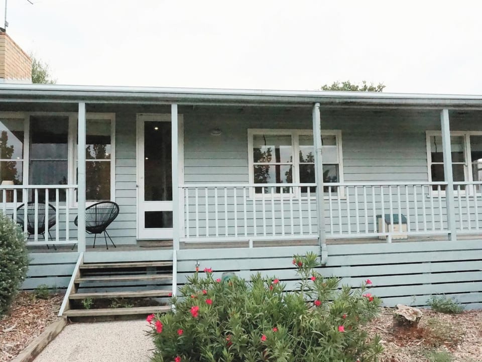 Dinghy s Rest House in Melbourne