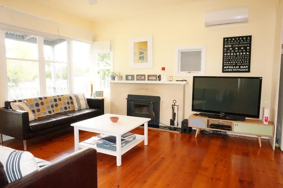 Dinghy s Rest House in Melbourne