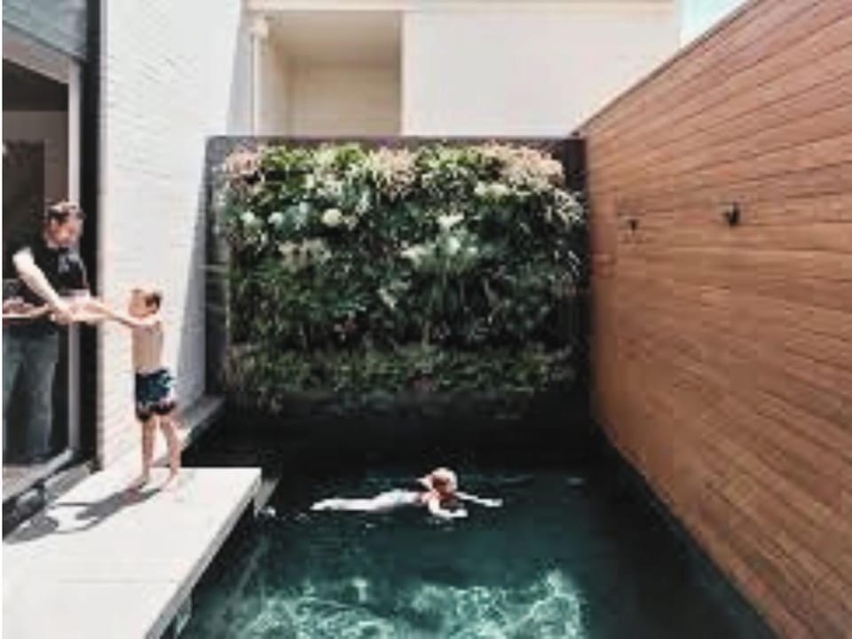 Stella on Stevens House in King Street