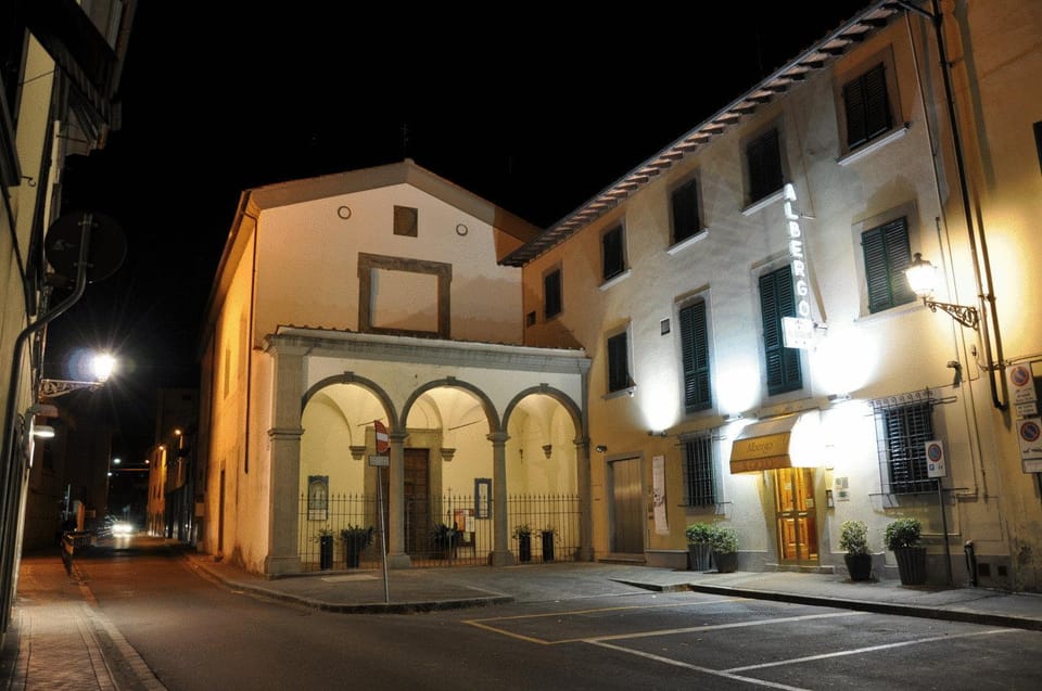 Facade/entrance