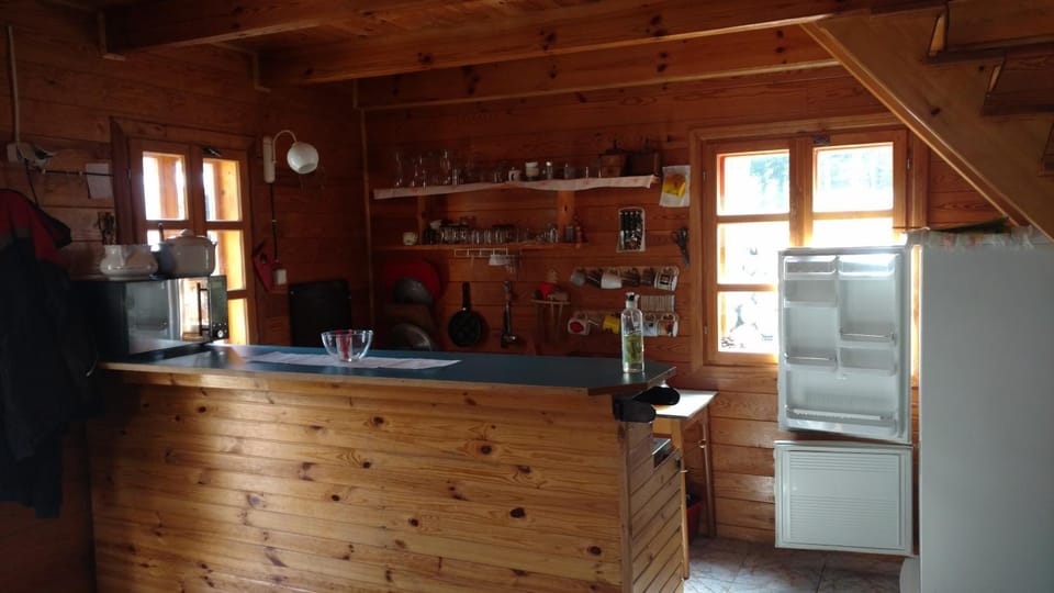Kitchen or kitchenette, Food and drinks