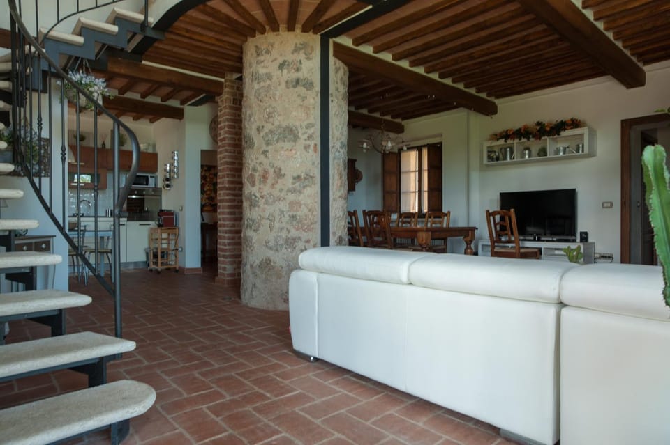 Patio, Communal lounge/ TV room, Communal kitchen, Area and facilities