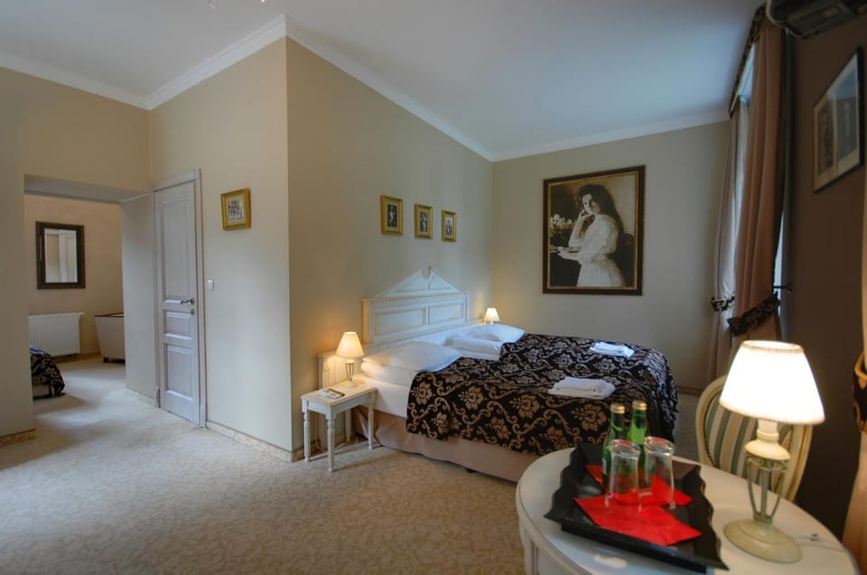 Photo of the whole room