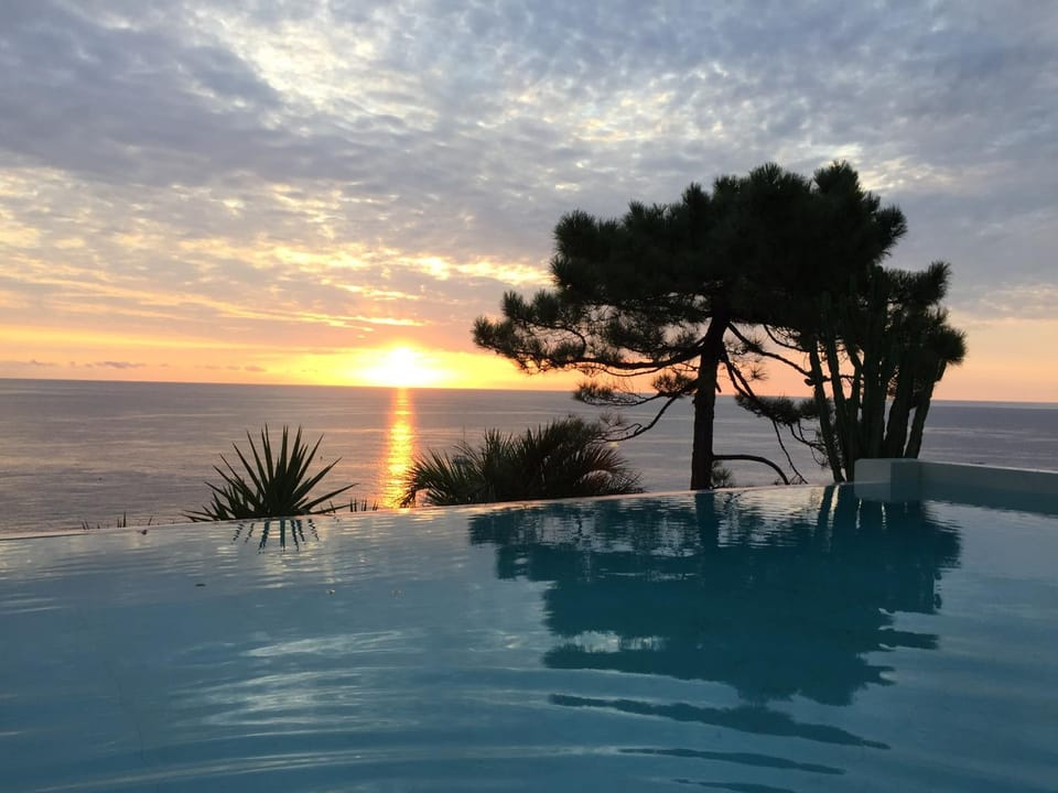 Swimming pool, Sunrise