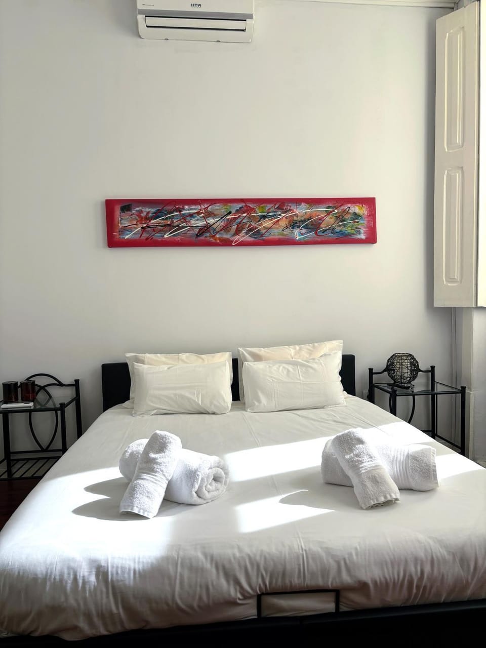 Bed, Bedroom, air conditioner