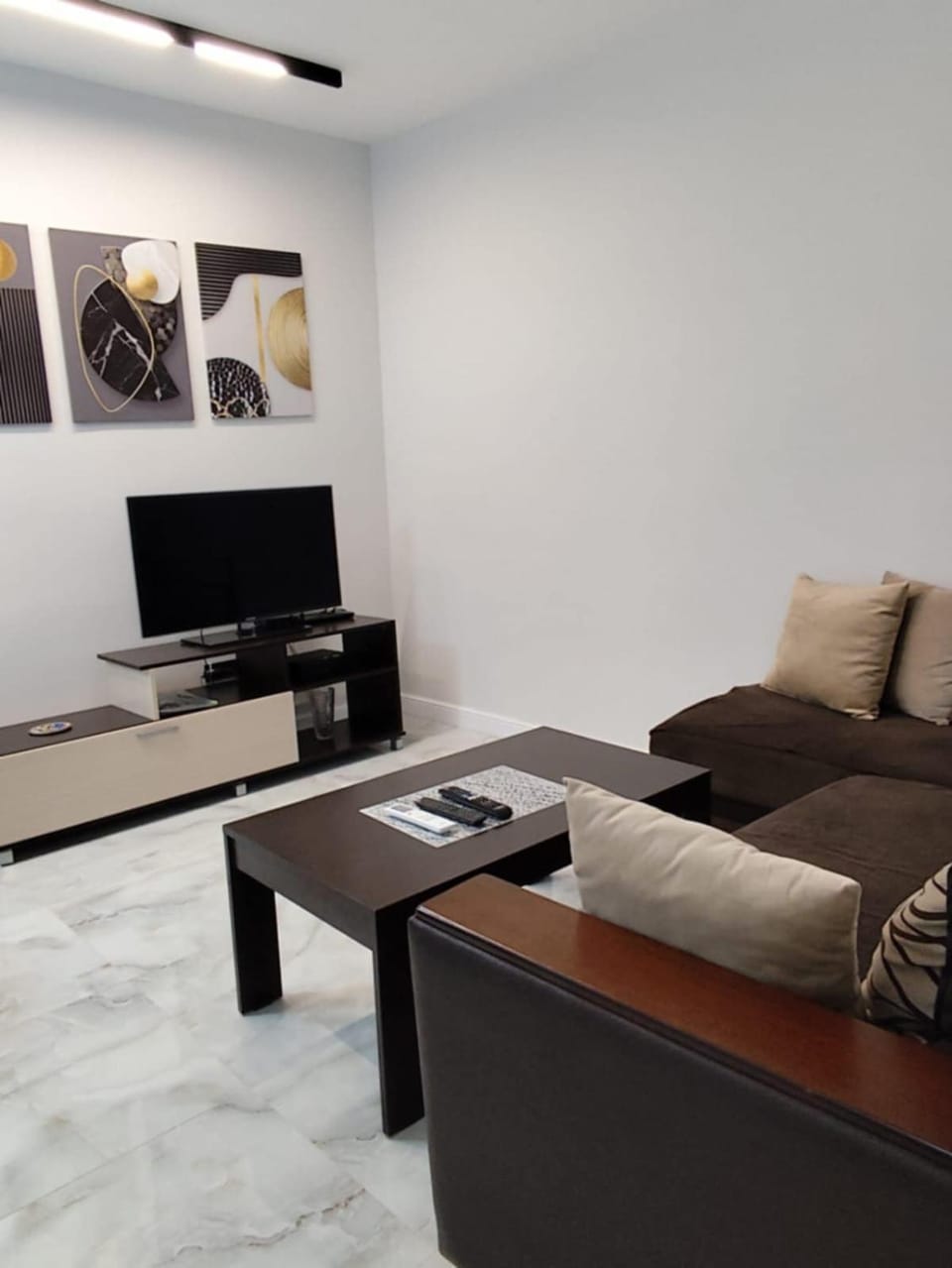 TV and multimedia, Seating area