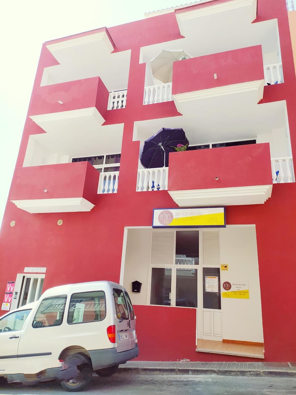 Facade/entrance