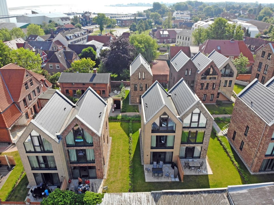 Property building, Day, Neighbourhood, Bird's eye view