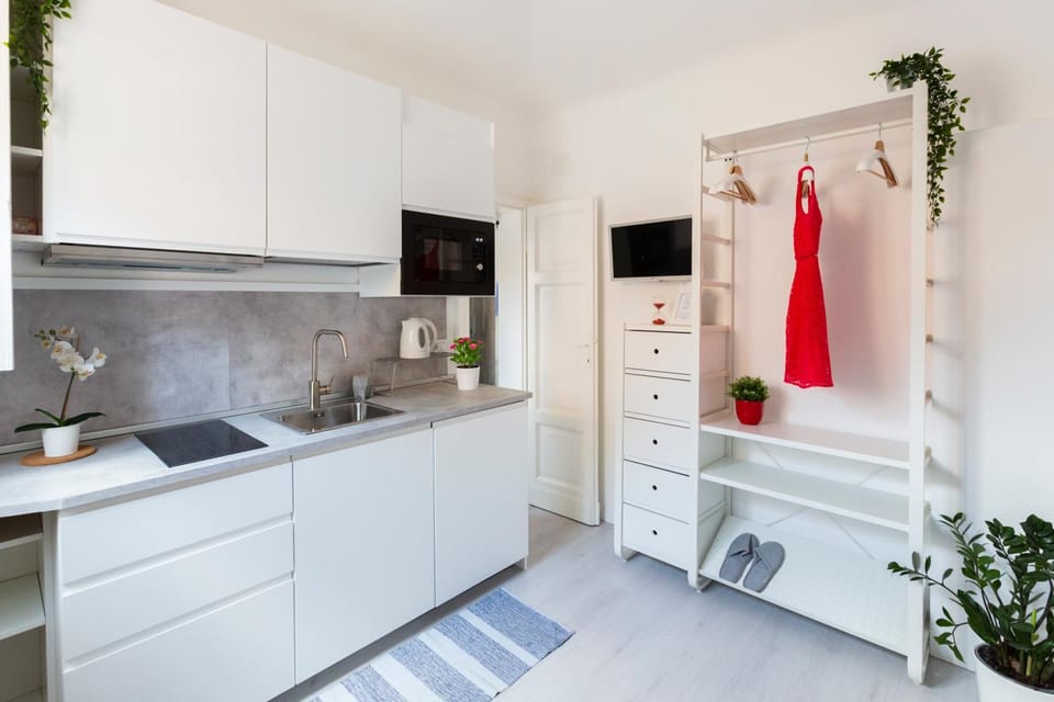 Kitchen or kitchenette