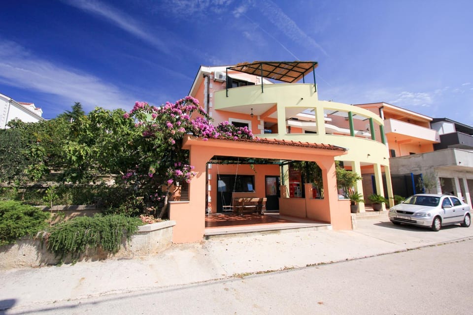 Property building, Facade/entrance, Natural landscape