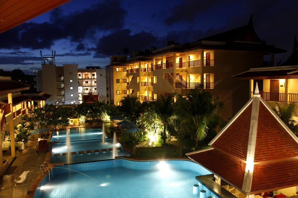 Facade/entrance, Swimming pool, Swimming pool