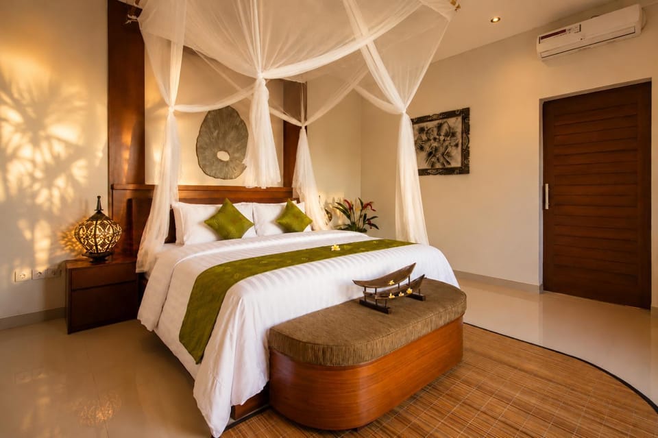 Bed, Photo of the whole room, Bedroom, air conditioner