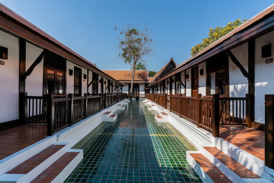 Facade/entrance, Balcony/Terrace, Swimming pool