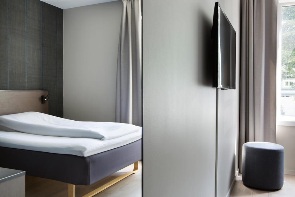Bed, TV and multimedia