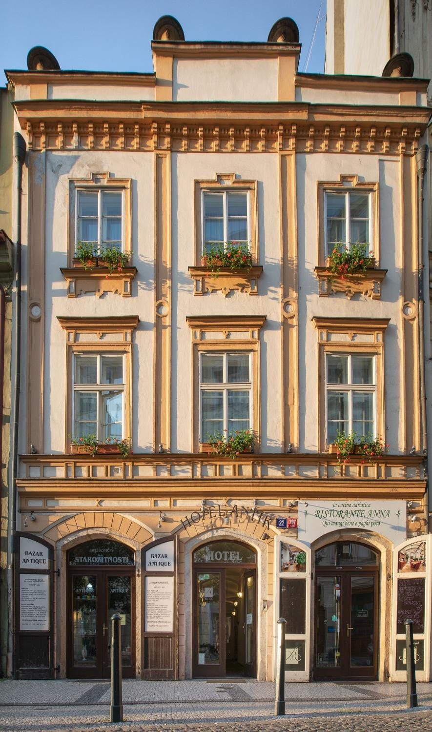 Property building, Facade/entrance
