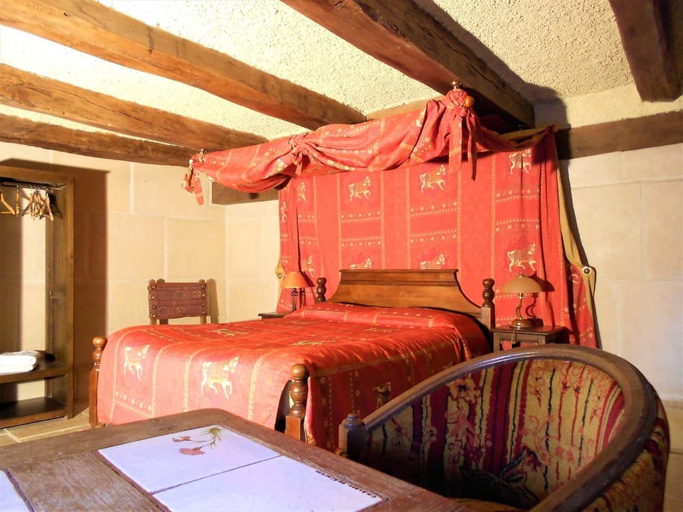 Bed, Photo of the whole room
