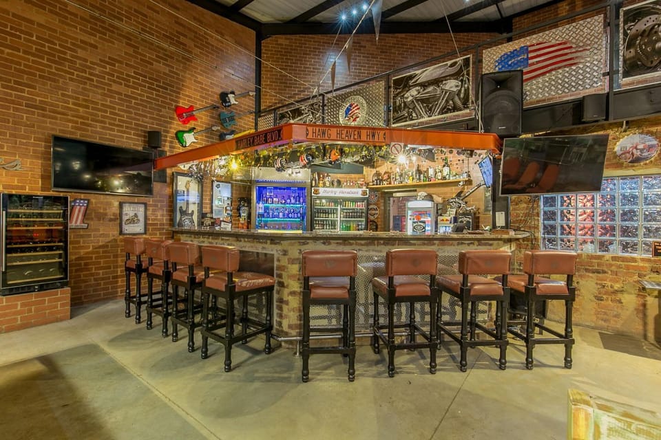 Lounge or bar, Lounge or bar