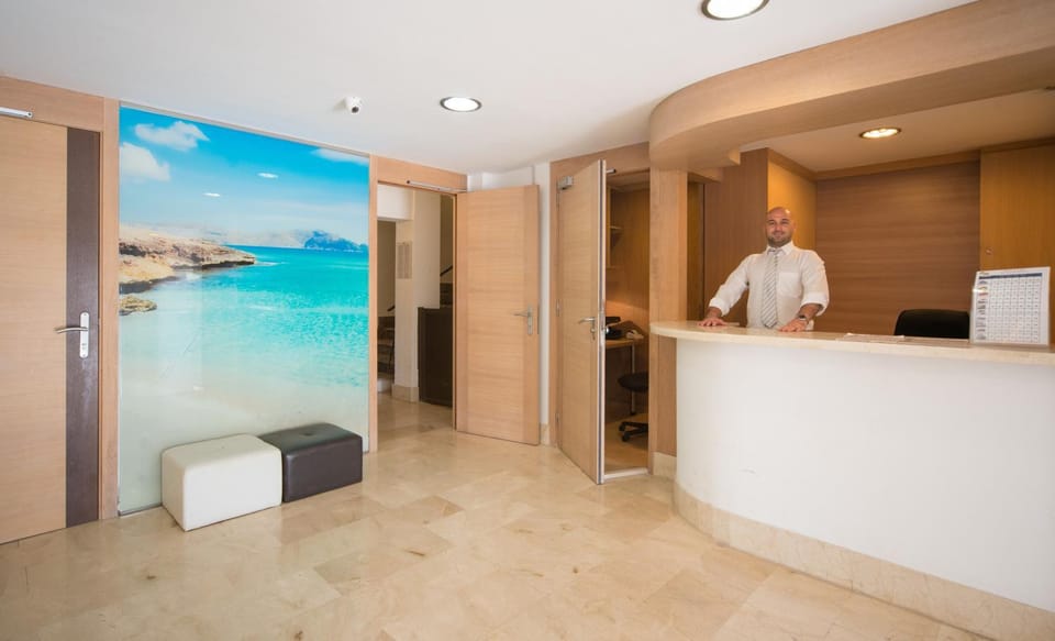 Lobby or reception, Area and facilities