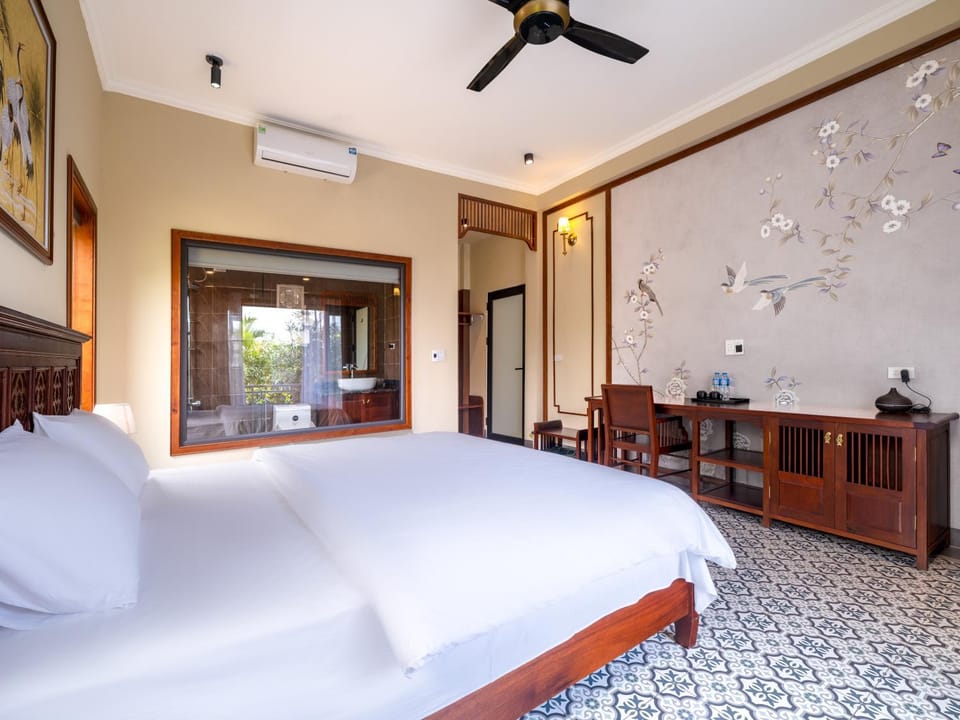 Bed, Photo of the whole room, Bedroom, air conditioner