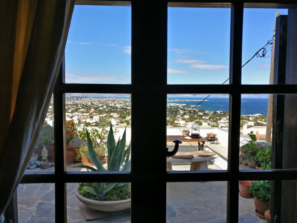 City view, Sea view