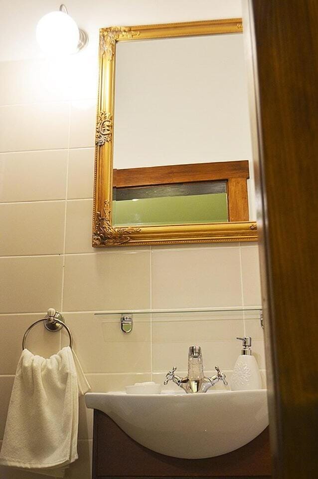 Bathroom, towels